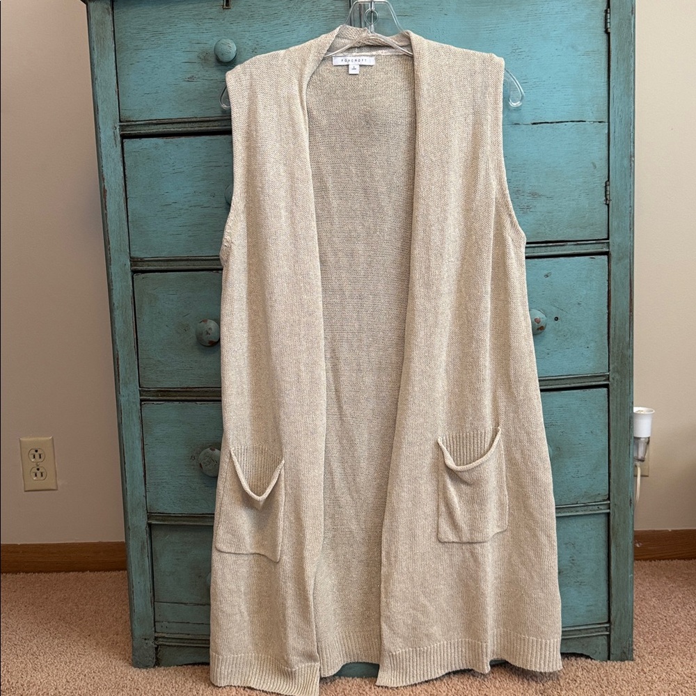 Foxcroft Light Tan Knit Sleeveless Open Top